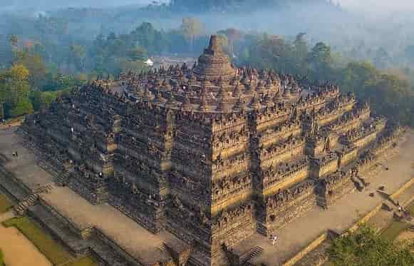 Tuliskan Tiga Objek Wisata Budaya Indonesia dan Ciri Khasnya